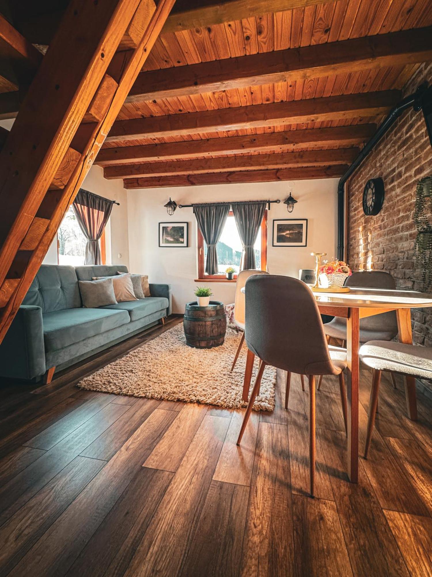 Woodenhouse With Two Apartments Otočac Dış mekan fotoğraf