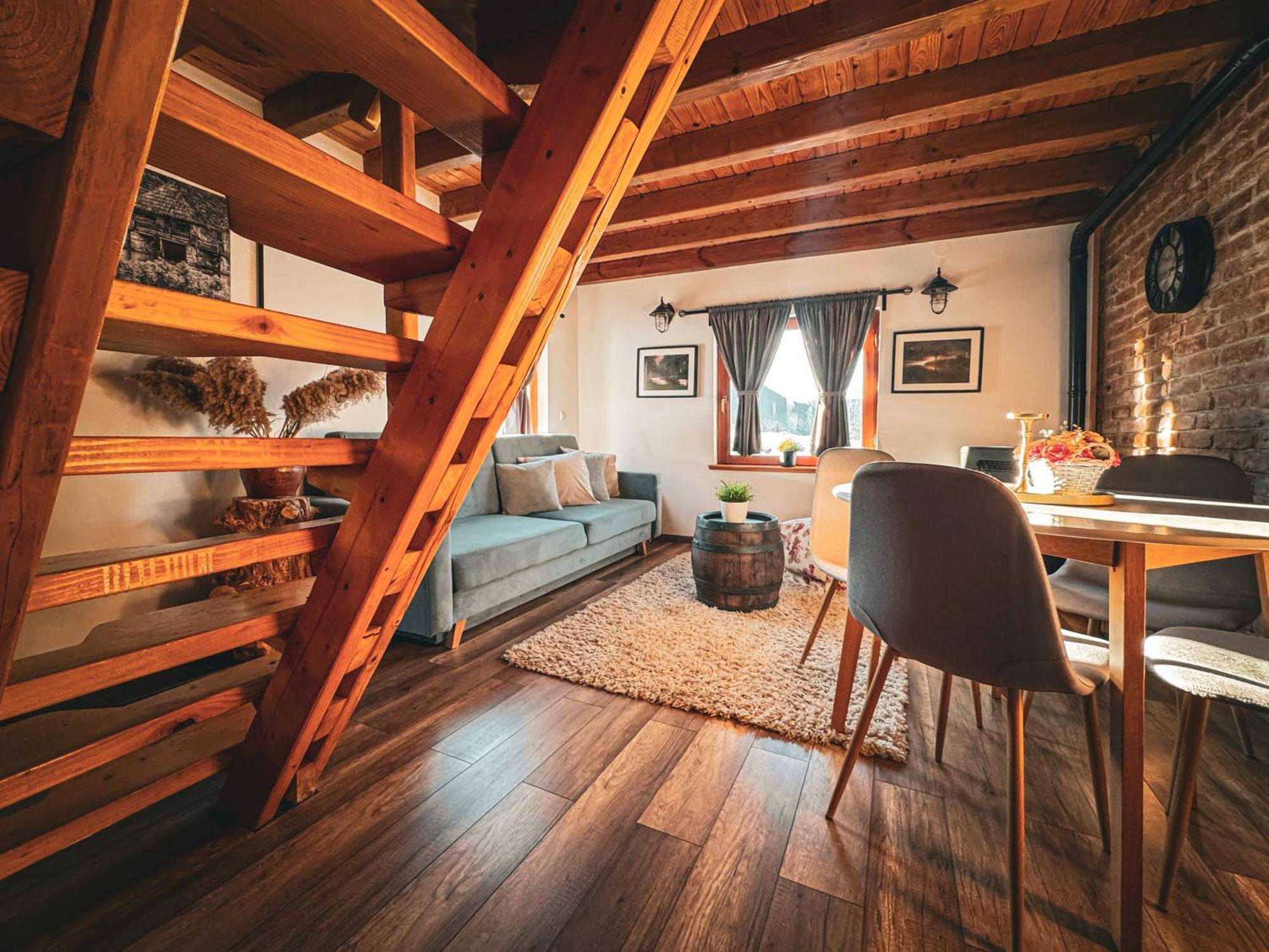 Woodenhouse With Two Apartments Otočac Dış mekan fotoğraf